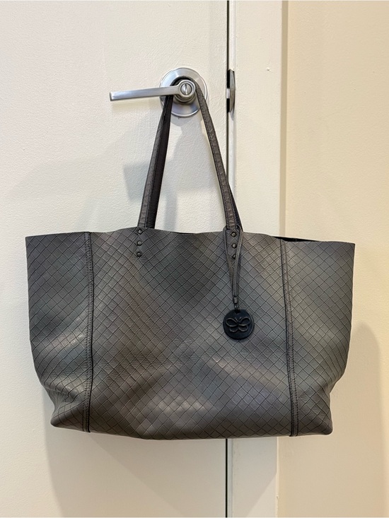 Bottega Veneta Handbags - Bottega Veneta Gray Intrecciato Leather Tote
